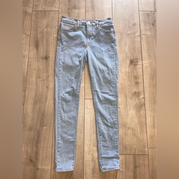 Levi Strauss light wash blue jeans - Picture 1 of 3